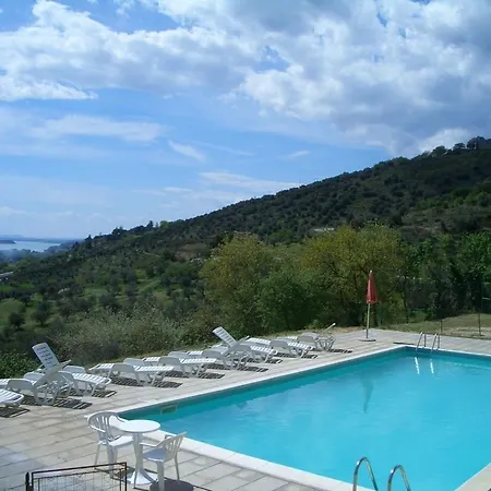 Borgo Monteluce * פסיניאנו סול טרסימנו