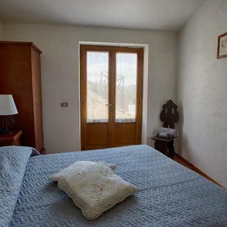 בית כפרי Borgo Monteluce *